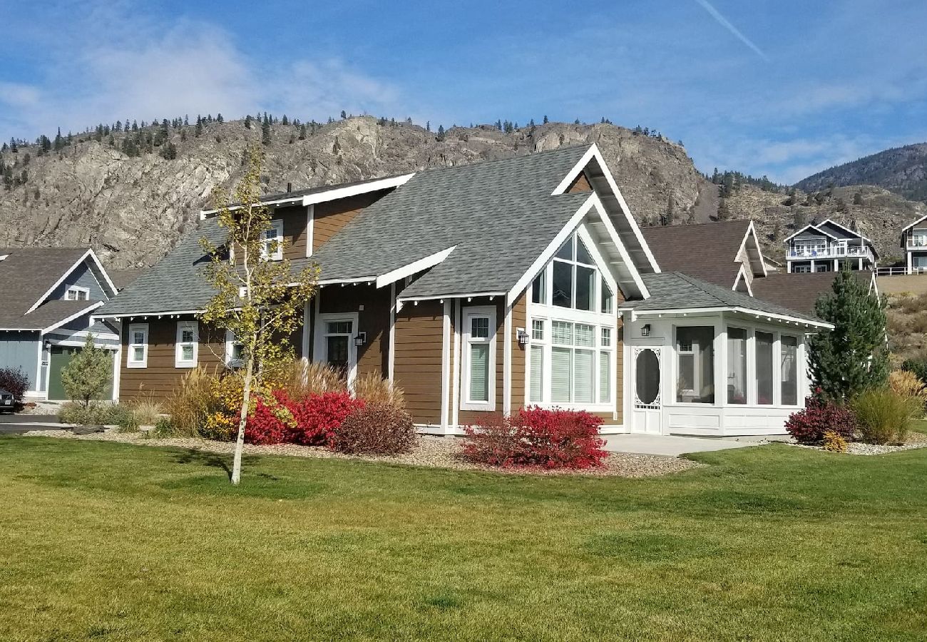 House in Osoyoos - Sunrock Meadow Cottage on Osoyoos Lake #113