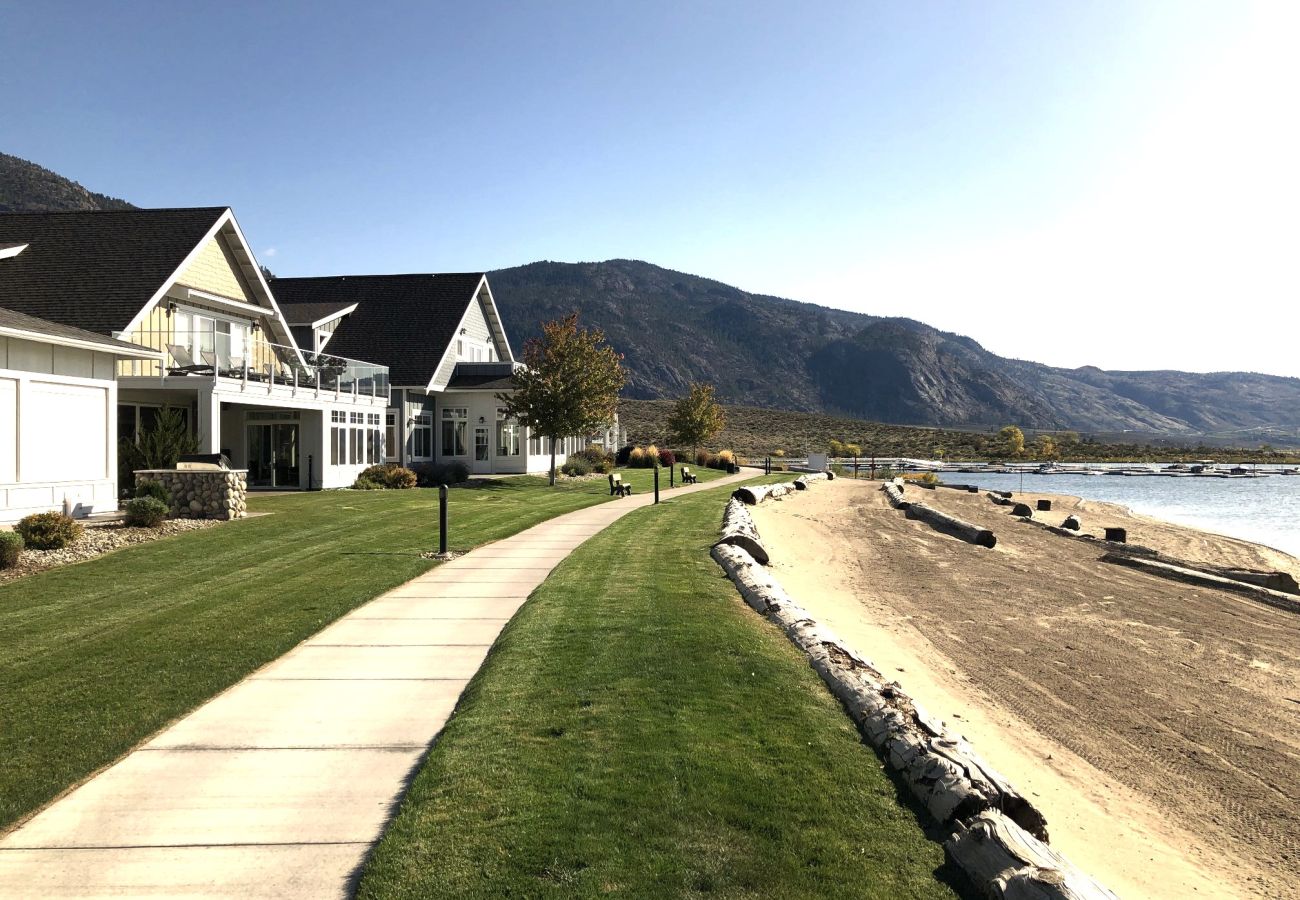 House in Osoyoos - White Sand Meadow Cottage by the beach #53