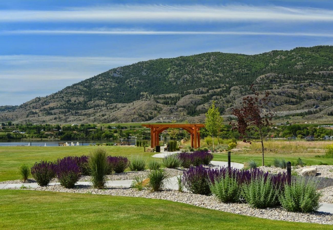 House in Osoyoos - Spacious Bordeaux Cottage with Golf Cart #191 