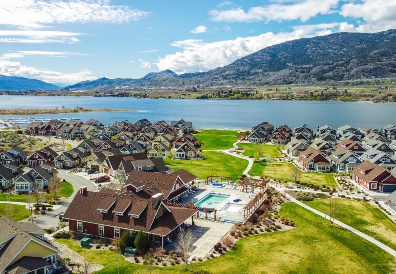 House in Osoyoos - Desert Sky - 5 Bedroom VIEW home with golf cart